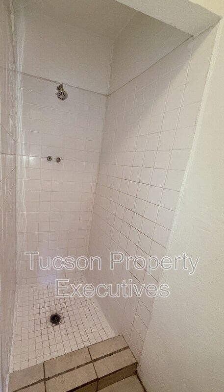 Building Photo - 208 W Ventura St
