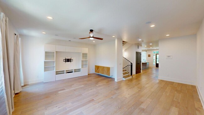 Building Photo - 617 W Worthington Ave