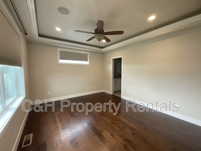 Building Photo - 5506 Sunny Cv