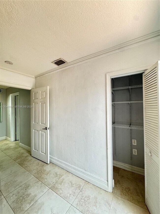 Building Photo - 11340 SW 41st Terrace