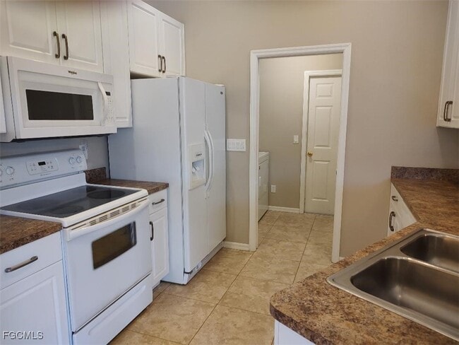 Building Photo - 1034 SE 5th Pl