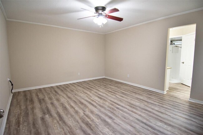 Building Photo - 9010 Arlington Forest Dr