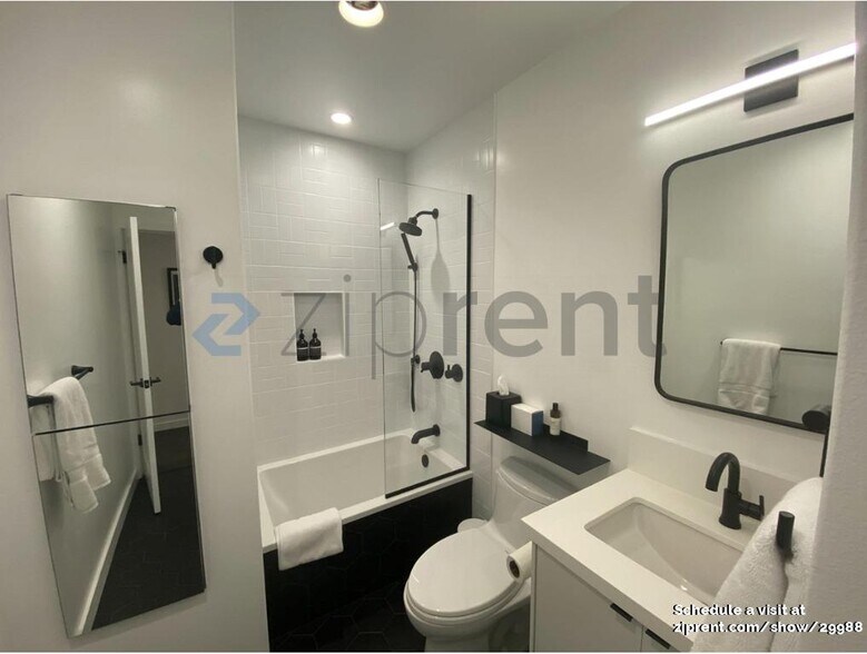 Building Photo - Unit 302
