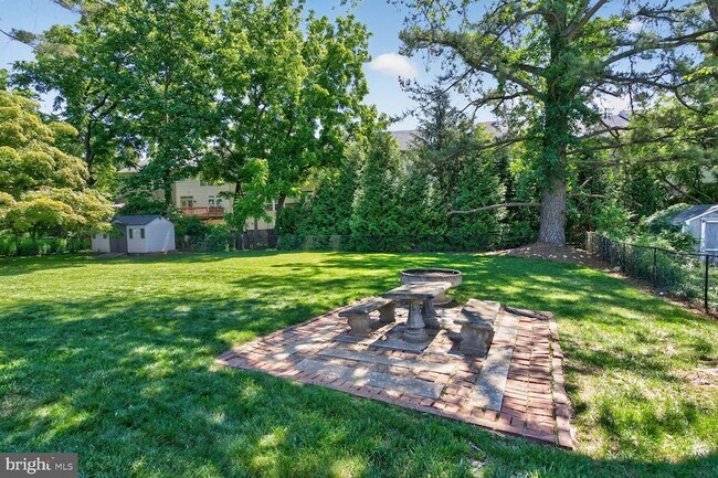 Building Photo - 4613 Willow Run Dr