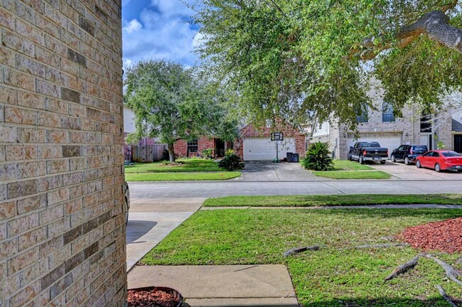 Building Photo - 12915 Stratford Heights Dr