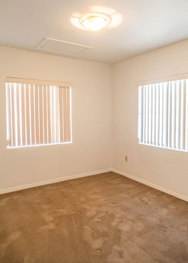 Building Photo - 4751 N Flowing Wells Rd