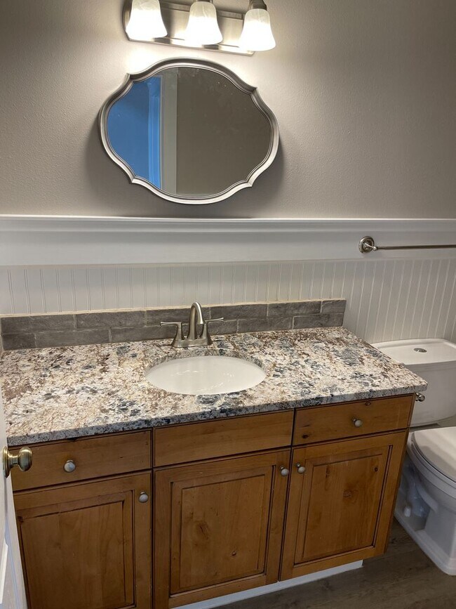 Building Photo - Charming Remodeled 5bd Country Home in Pal...