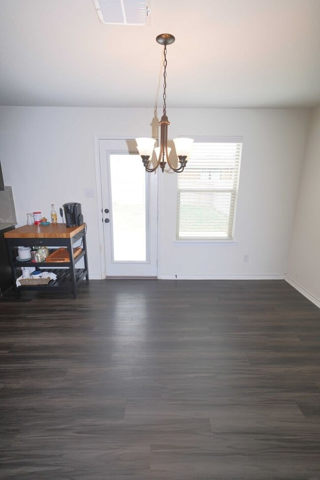 Building Photo - Beautiful Home Now Available in Miller Ran...