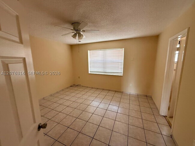 Building Photo - 1154 W 35th St