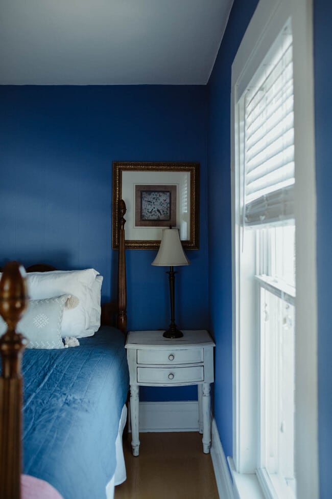 Building Photo - 108 W 6th St