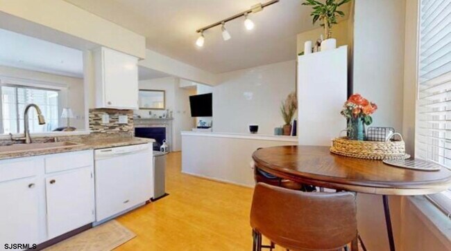 Building Photo - 35 Waterview Dr