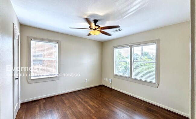 Building Photo - 3340 Blodgett St
