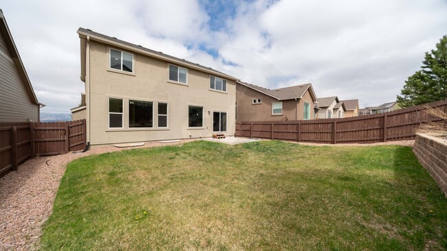 Building Photo - Beautiful 2 Story home in North Fork