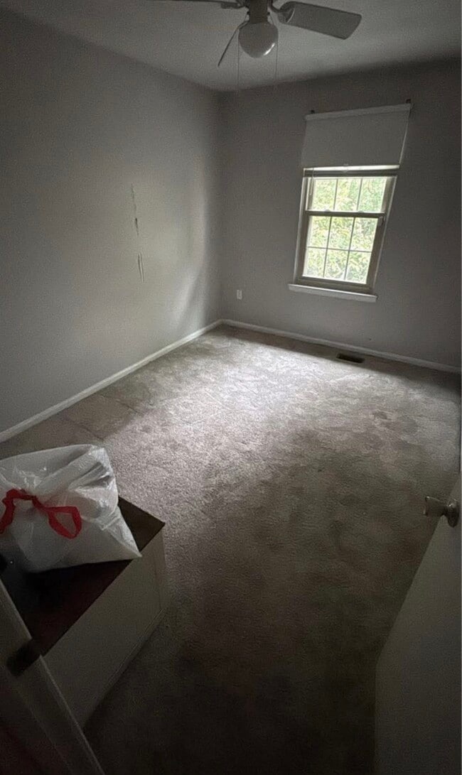 Building Photo - 120 Matthew Ct