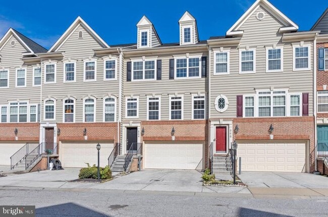 Building Photo - 844 Oriole Ave