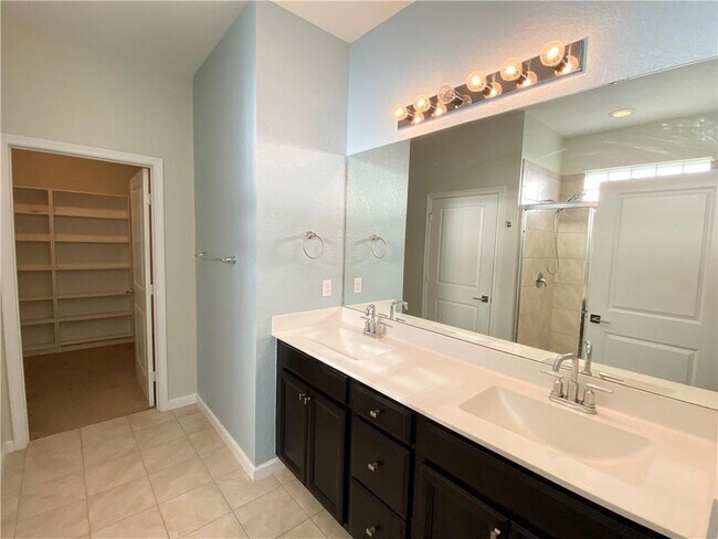 Building Photo - 4028 Tomoka Dr