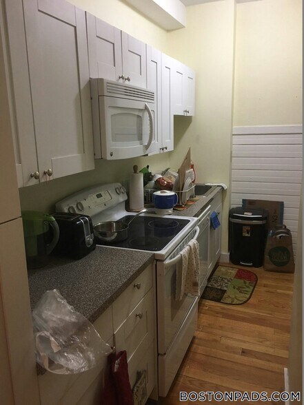 Building Photo - 35 Brookline St