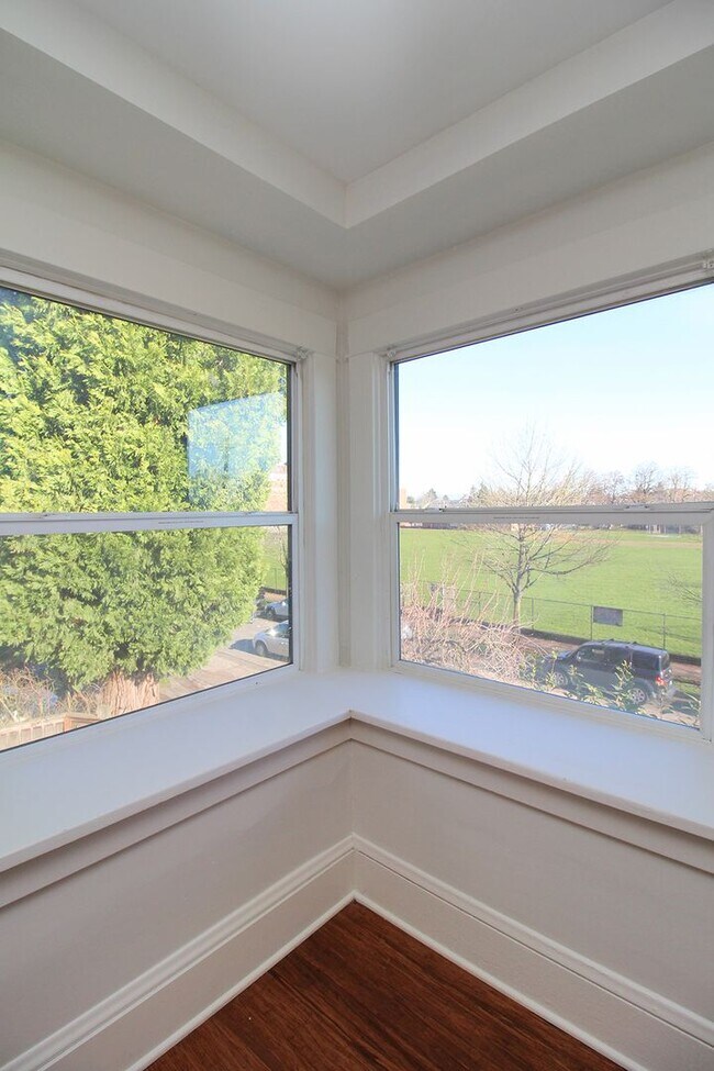 Building Photo - kerby01