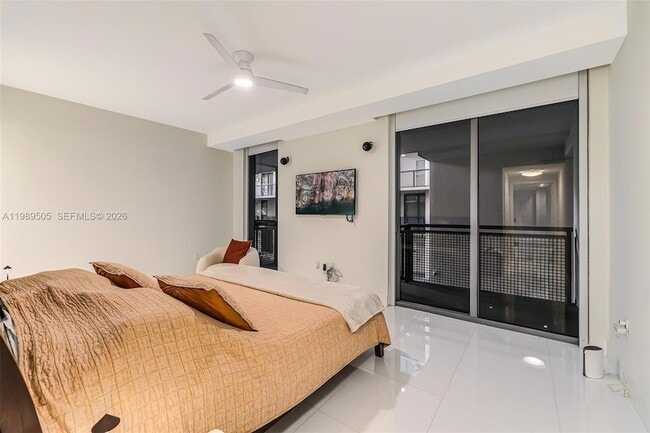 Building Photo - 6000 Collins Ave