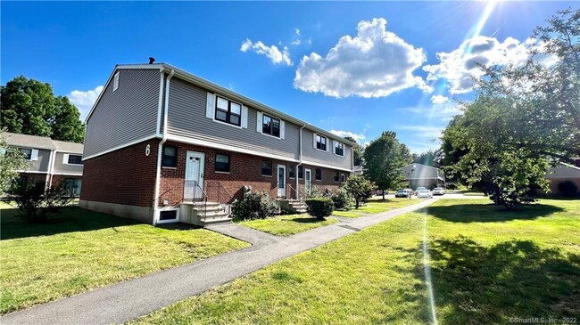 Primary Photo - 315 Hampton Ct