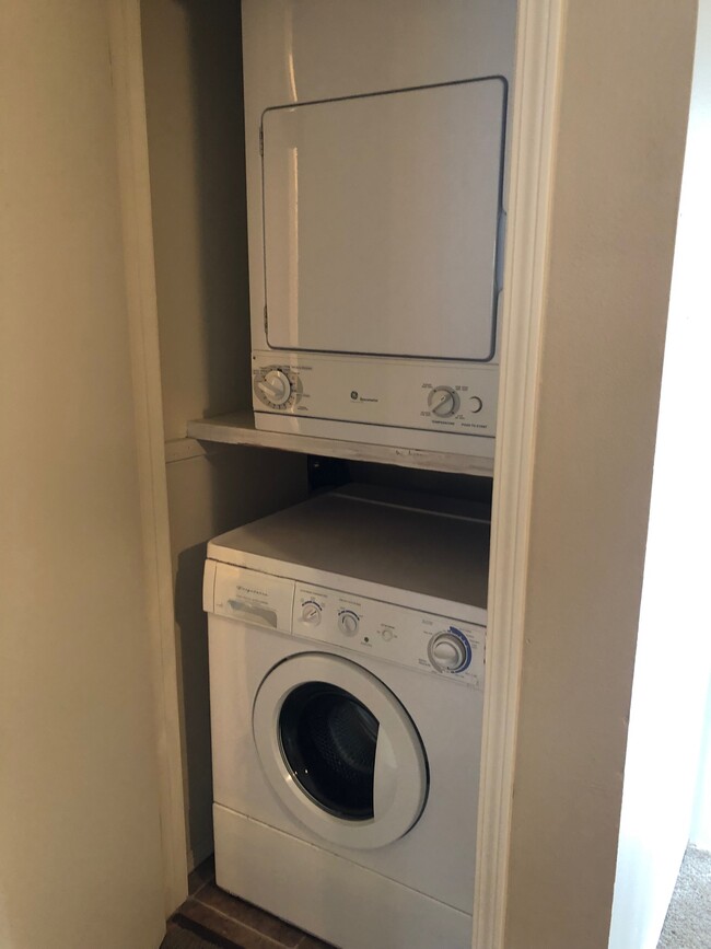 Washer/Dryer - 1509 S West End St
