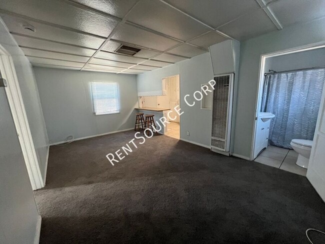 Building Photo - 1040-1042 Flora St