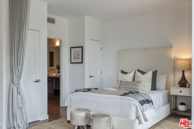 Building Photo - 13045 Pacific Promenade