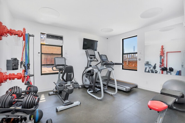 Building Photo - 340 W 86th St