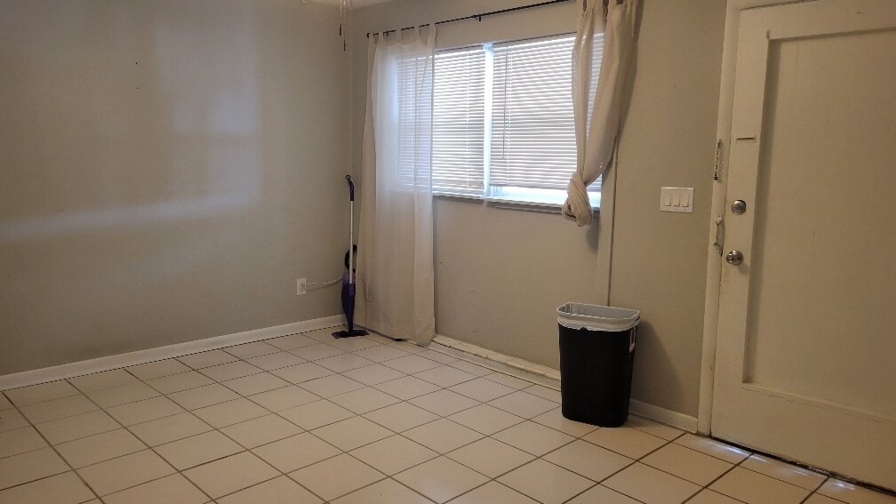 Building Photo - 221 Cape Coral Pky E