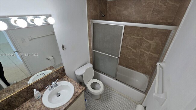 Building Photo - 1000 West Ave