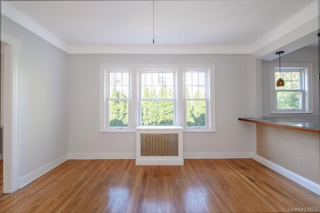 Building Photo - 453 Beach Ave