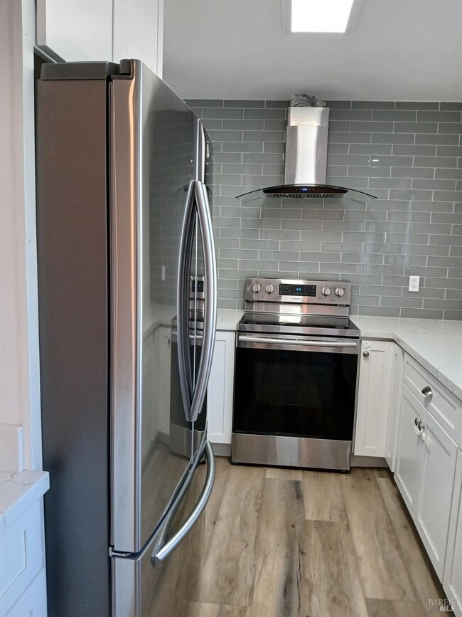 Building Photo - 381 Wall Pl