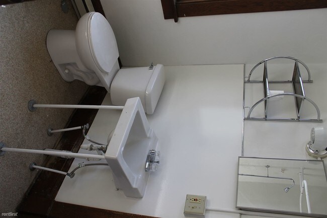 Building Photo - 230 Central Ave S