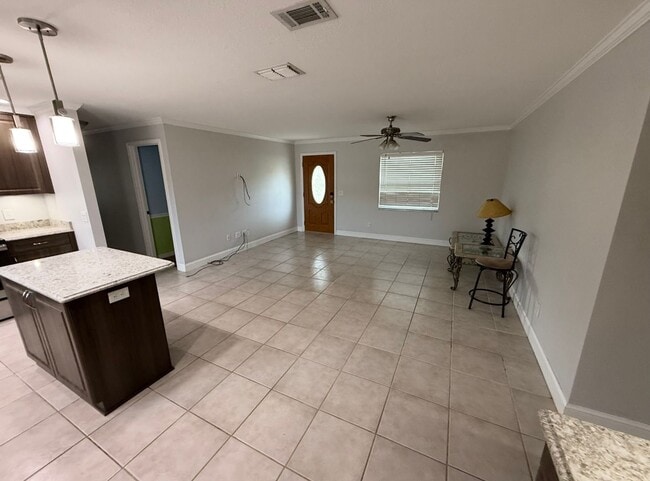 Building Photo - 3 bedroom home for rent on 1/2 acre!