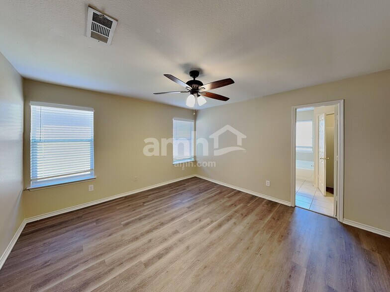 Building Photo - 1107 Wayne Ave