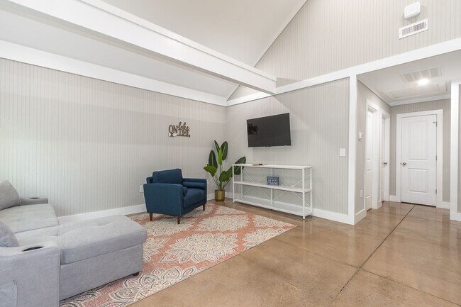 Building Photo - 1027 Smyzer