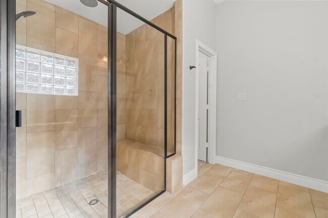 Building Photo - 161 Riverbend Way