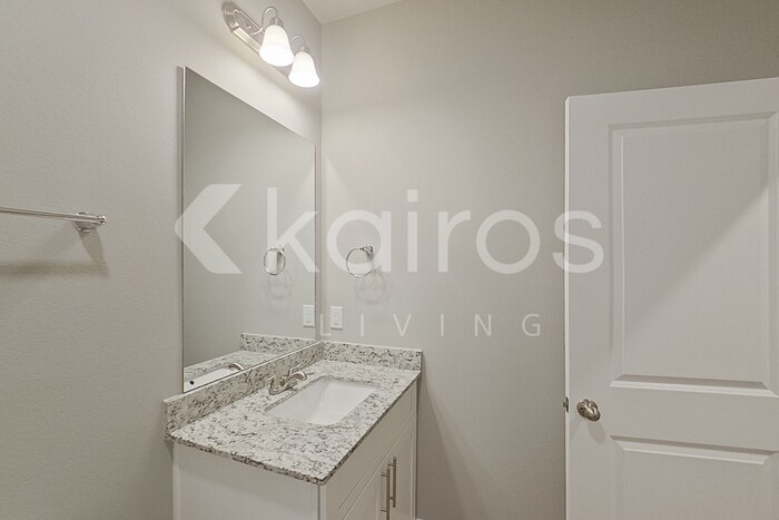 Building Photo - 13785 Willowmore Dr