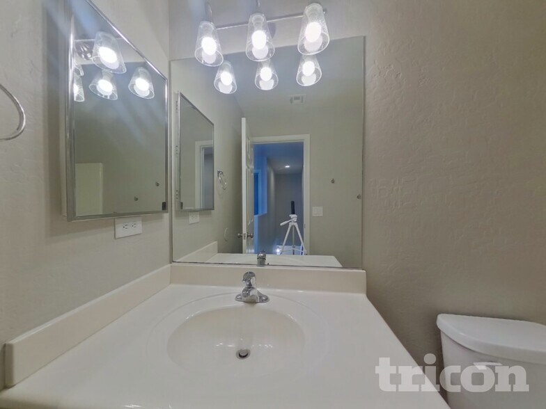 Building Photo - 8081 Celina Hills St