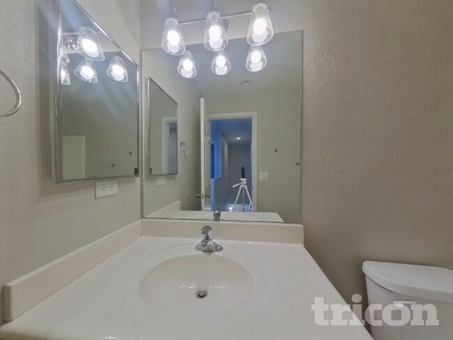 Building Photo - 8081 Celina Hills St