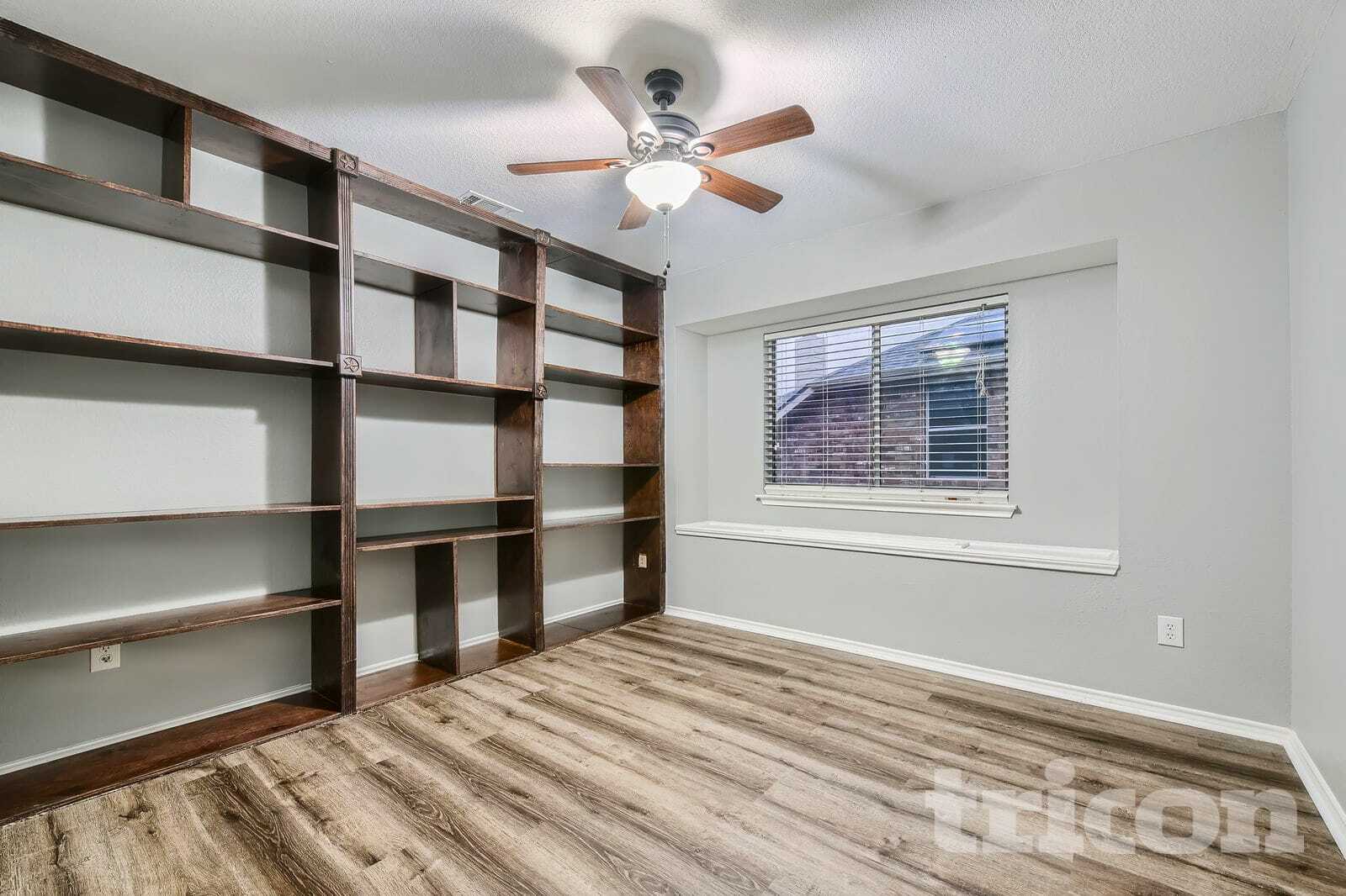 Building Photo - 220 Flatwood Dr