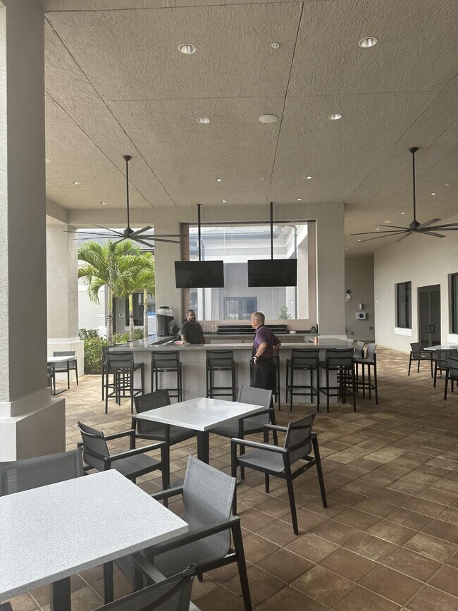 Building Photo - 11643 SW Moon River Way