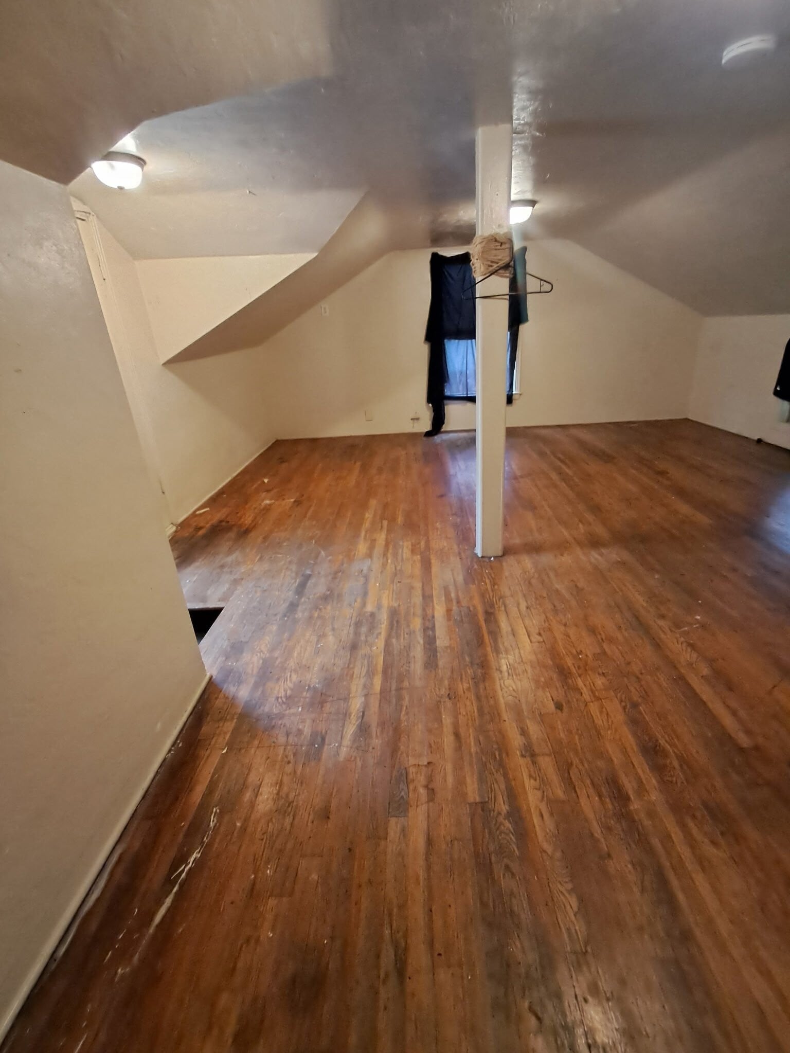 Building Photo - 2935 Oleander Ave