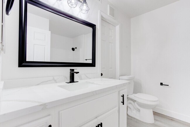 Building Photo - 5792 Ambassador Ave