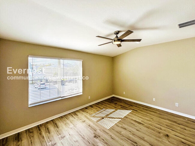 Building Photo - 16351 Swan View Cir