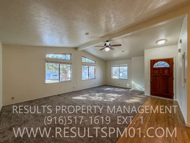 Building Photo - Fantastic Over 55 Community! Amenities! 2 bedroom