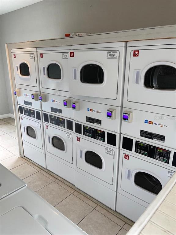 Building Photo - 5325 Curry Ford Rd