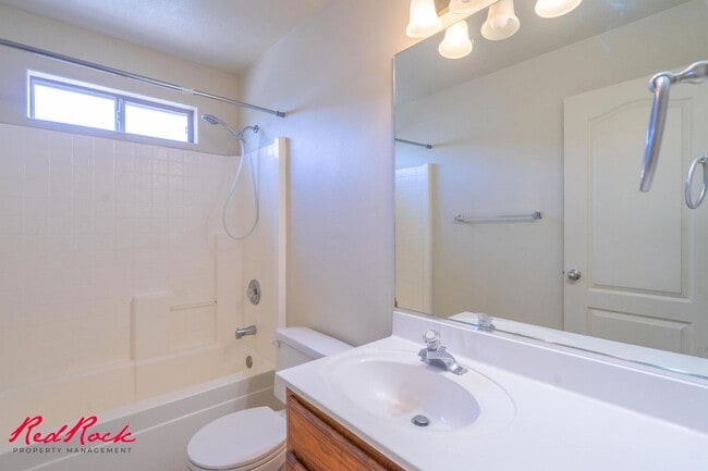 Building Photo - Fresh Carpet! Spacious 5-Bedroom Townhome