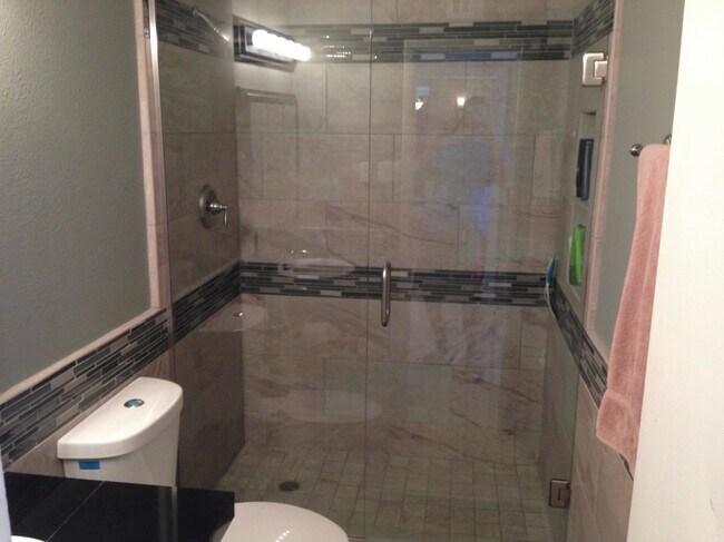 Building Photo - 3926 N 87th St