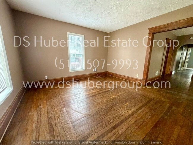 Building Photo - 420 W Maple St